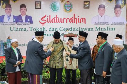 Tutup Silaturahmi Ulama dan Cendikiawan Muslim Sumut Ijeck Ajak Jaga Kebersamaan Seluruh Umat